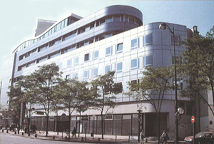 La Maison des Sciences Economiques de l'universit Paris I Panthon-Sorbonne , inaugure en 1997 par Le ministre de l'ducation
mr Allgre et situe au 106-112 Bd  de l'hpital 